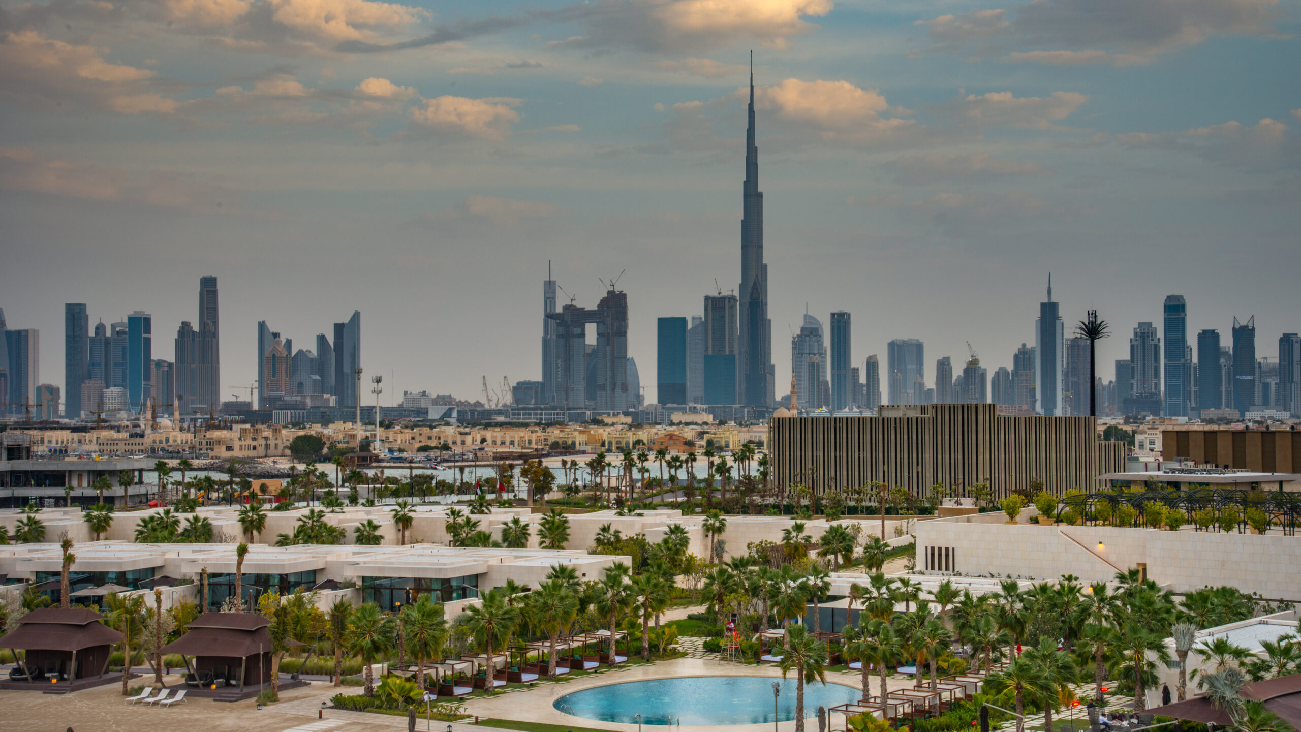 Read more about the article Why Smart Investors Are Choosing to Invest in Dubai South Real Estate in 2026